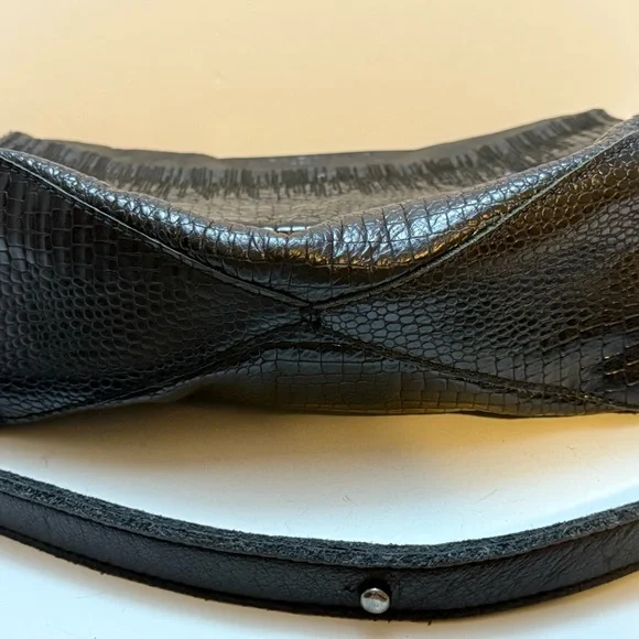 Liebeskind Berlin Leather Shoulder Bag - Picture 11 of 11